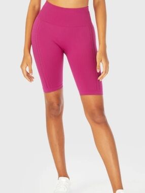 Squatwolf Infinity Seamless Workout Shorts High-Waist Fuchsia